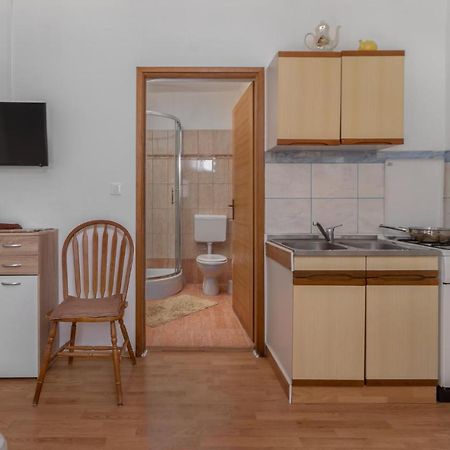 Pet Friendly Apartment In Pinezici With Wifi Pinezići Exterior foto